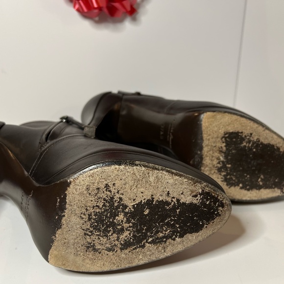 Ralph Lauren Calfskin Codita Bootie, Size 37.5B / 7.5B - Picture 4 of 7